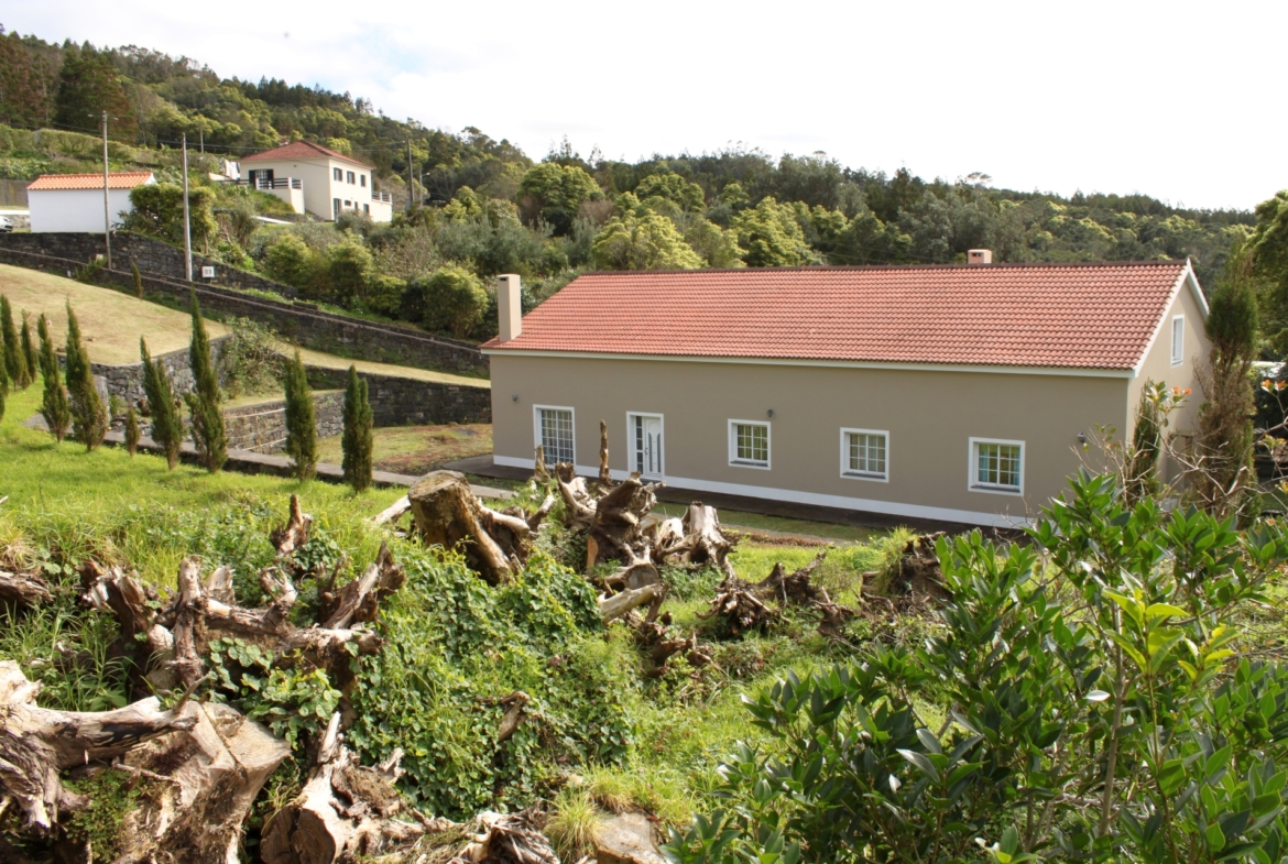 Large modern house view Faial