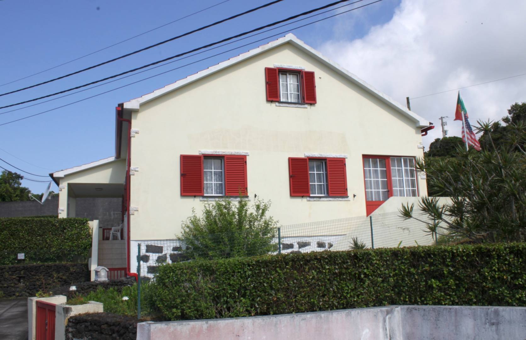 large house ocean view