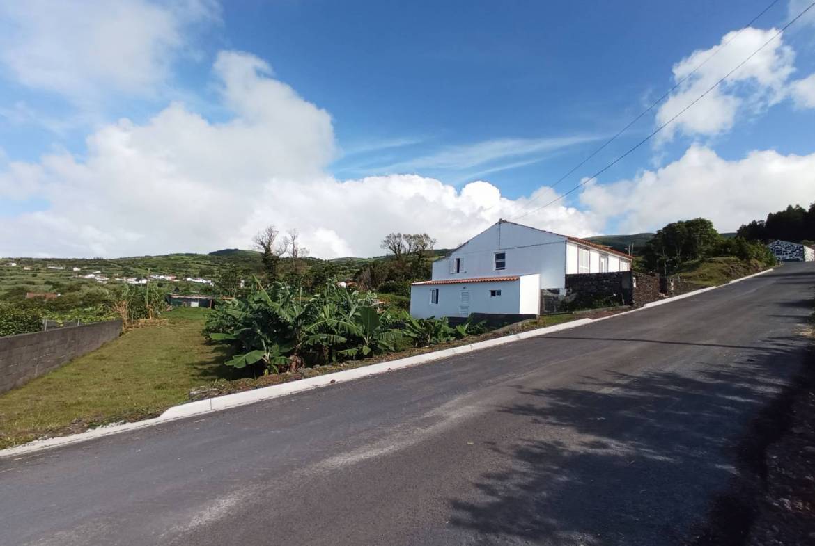 bedroom house garden Faial