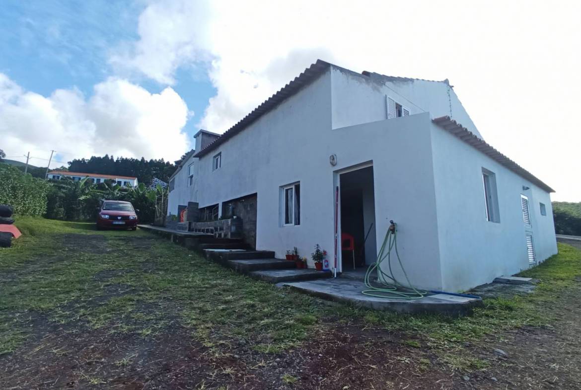 bedroom house garden Faial