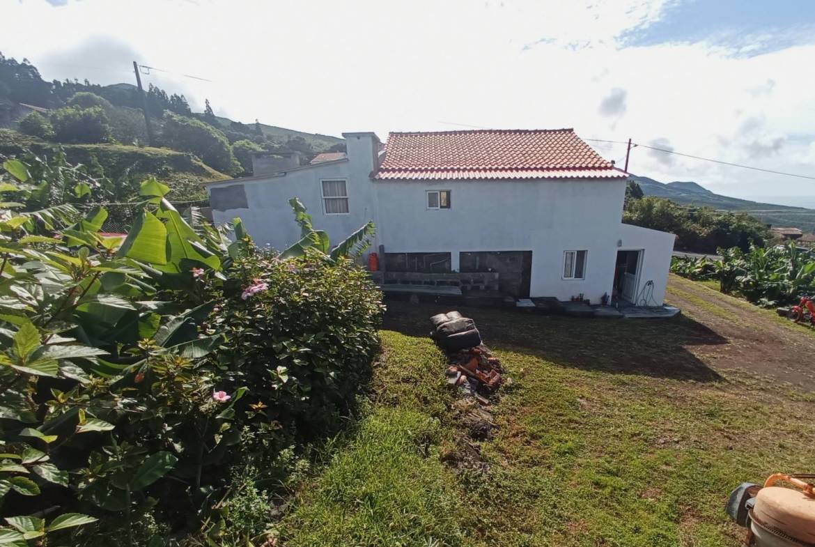 bedroom house garden Faial